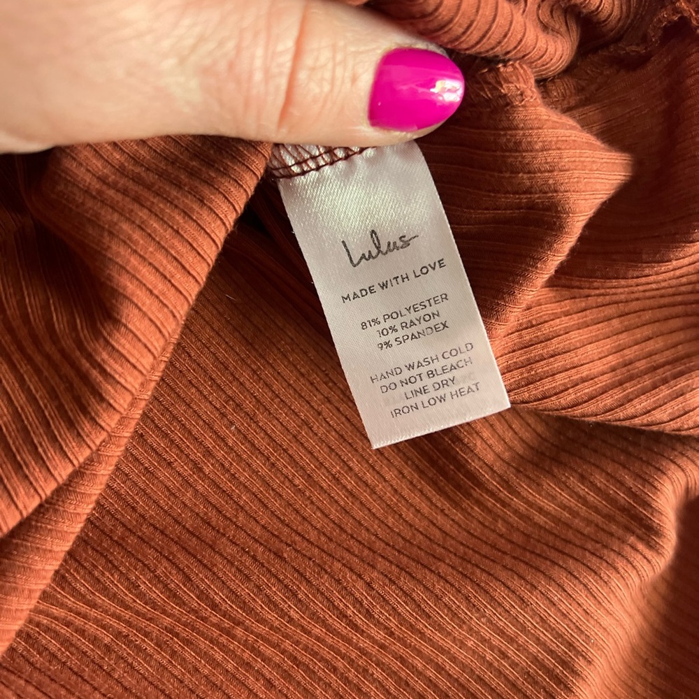 Lulu's Asymmetrical One-Shoulder Ribbed Crop Top in Rust - Picture 8 of 8